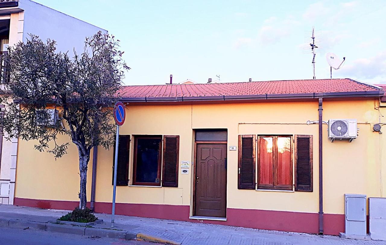 B&B Il Cortile Del Sole Olmedo Exterior foto